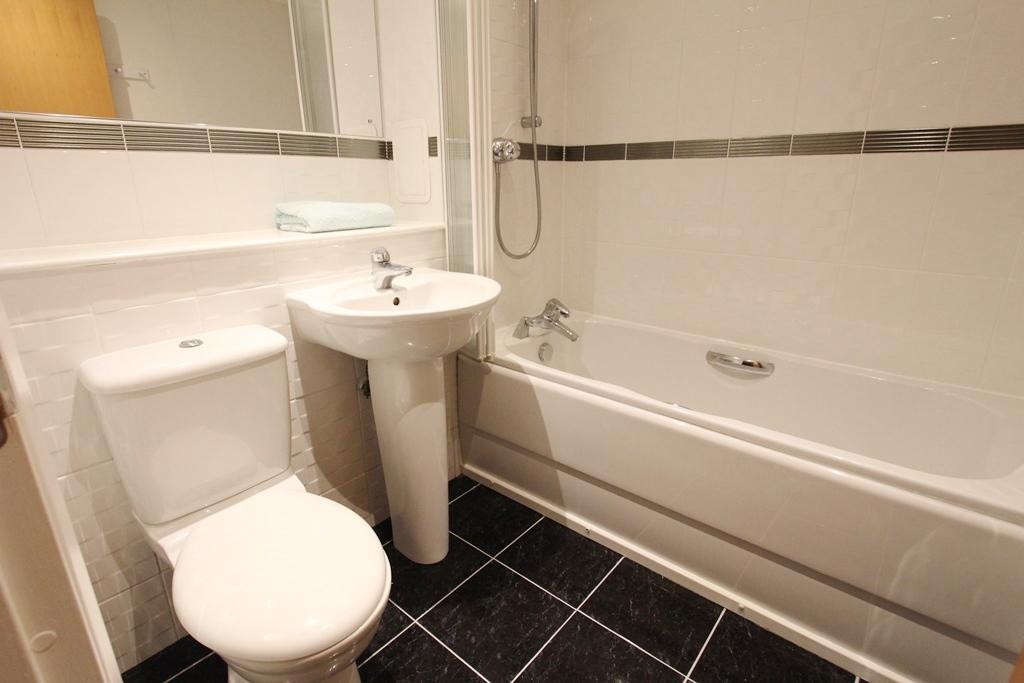 Apartment in Edinburgh, Old Town - View 4