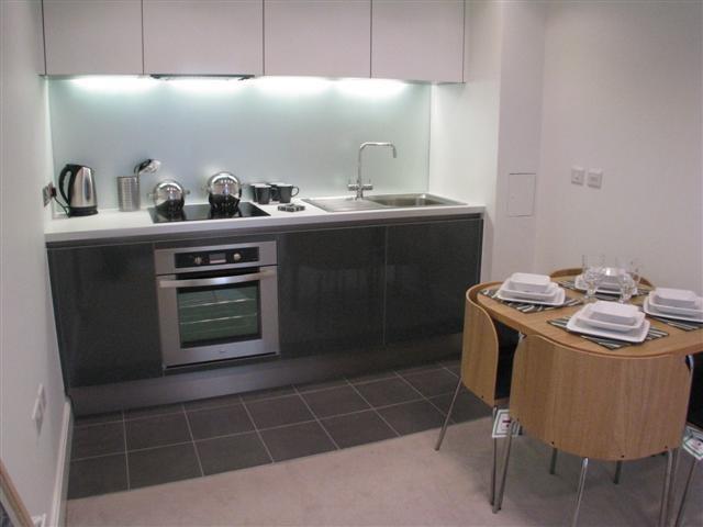 Apartment in Liverpool, Waterfront, Vauxhall - View 3