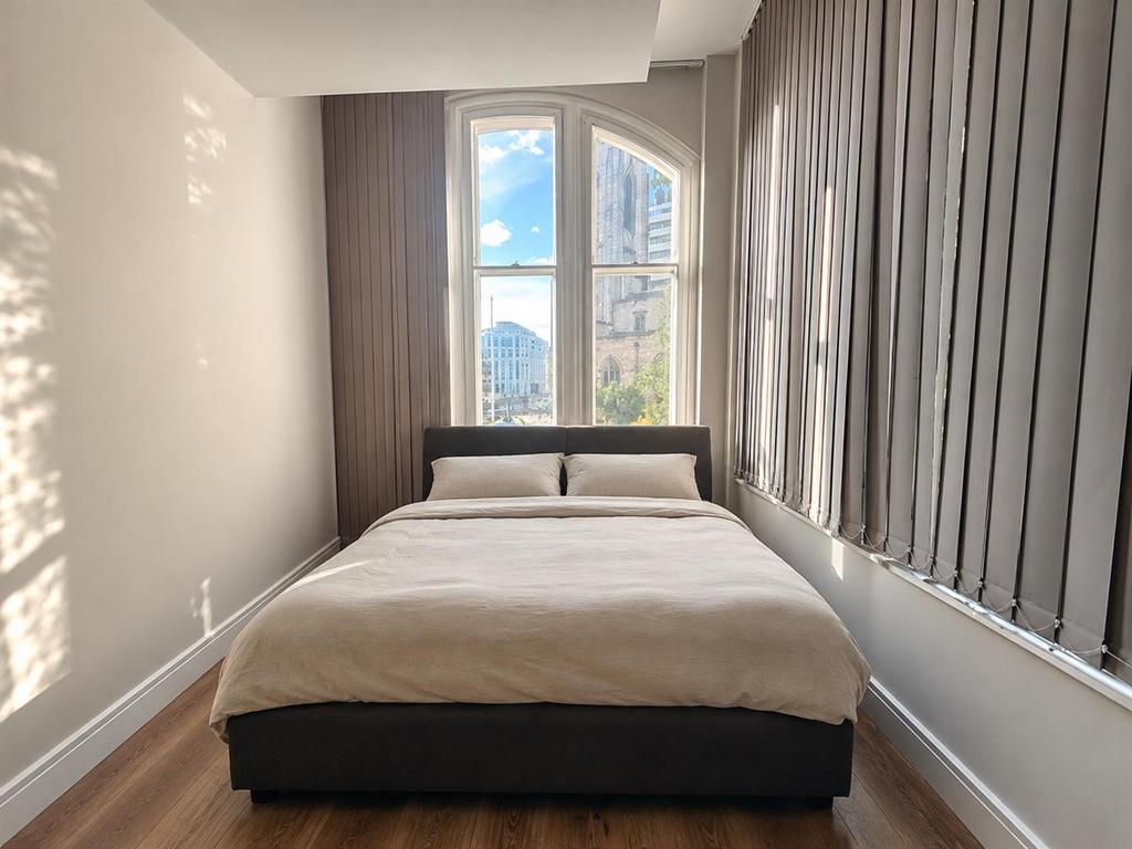 Apartment in Liverpool - More