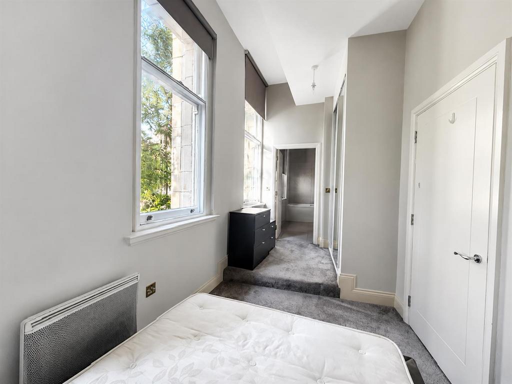 Apartment in Liverpool - More