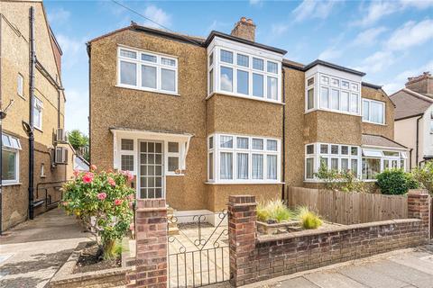 Alton Gardens, Twickenham, TW2