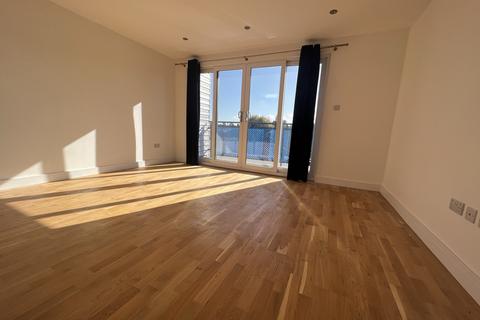 1 bedroom flat to rent, Addington Road, Croydon CR2