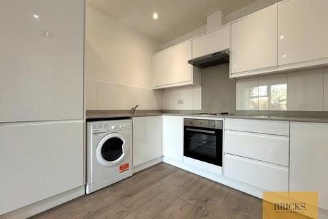 2 bedroom apartment to rent, High Street, Potters Bar EN6