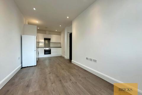 2 bedroom apartment to rent, High Street, Potters Bar EN6