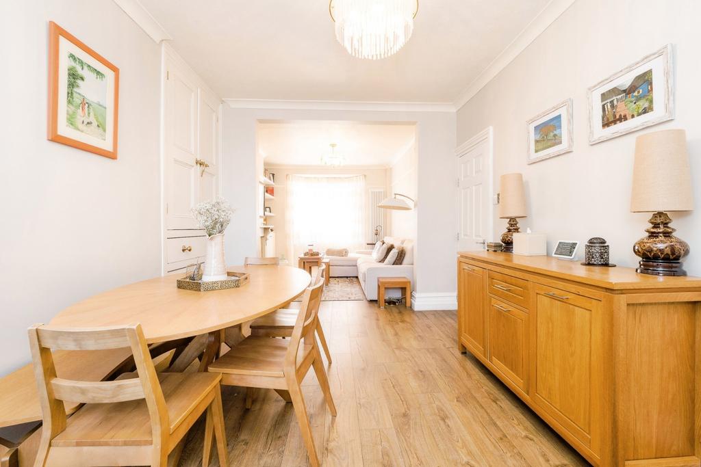 House in London, Plashet - View 3