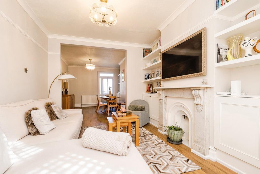 House in London, Plashet - View 5