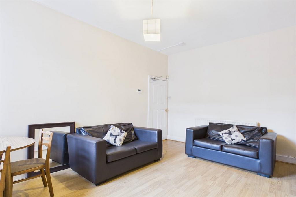 Apartment in Newcastle Upon Tyne - View 2