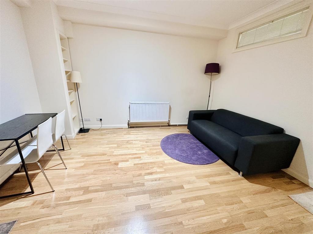 Apartment in London - View 5