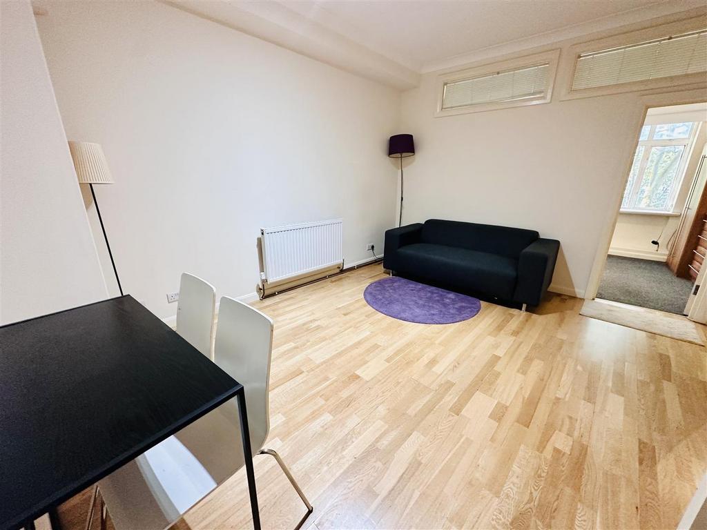 Apartment in London - More