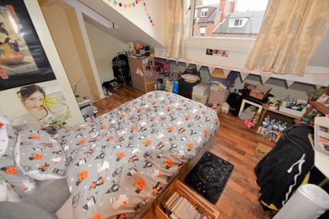 1 bedroom in a house share to rent, Woodside Avenue House Share