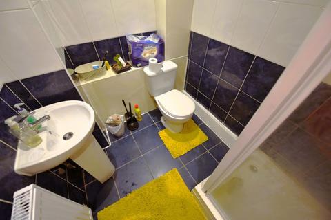 1 bedroom in a house share to rent, Woodside Avenue House Share