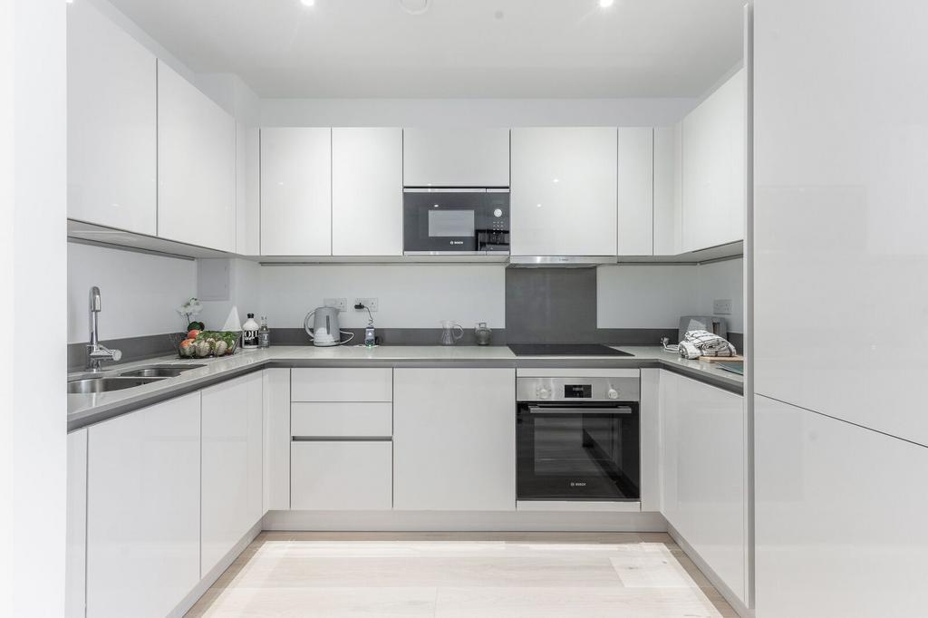 House in LONDON - View 4