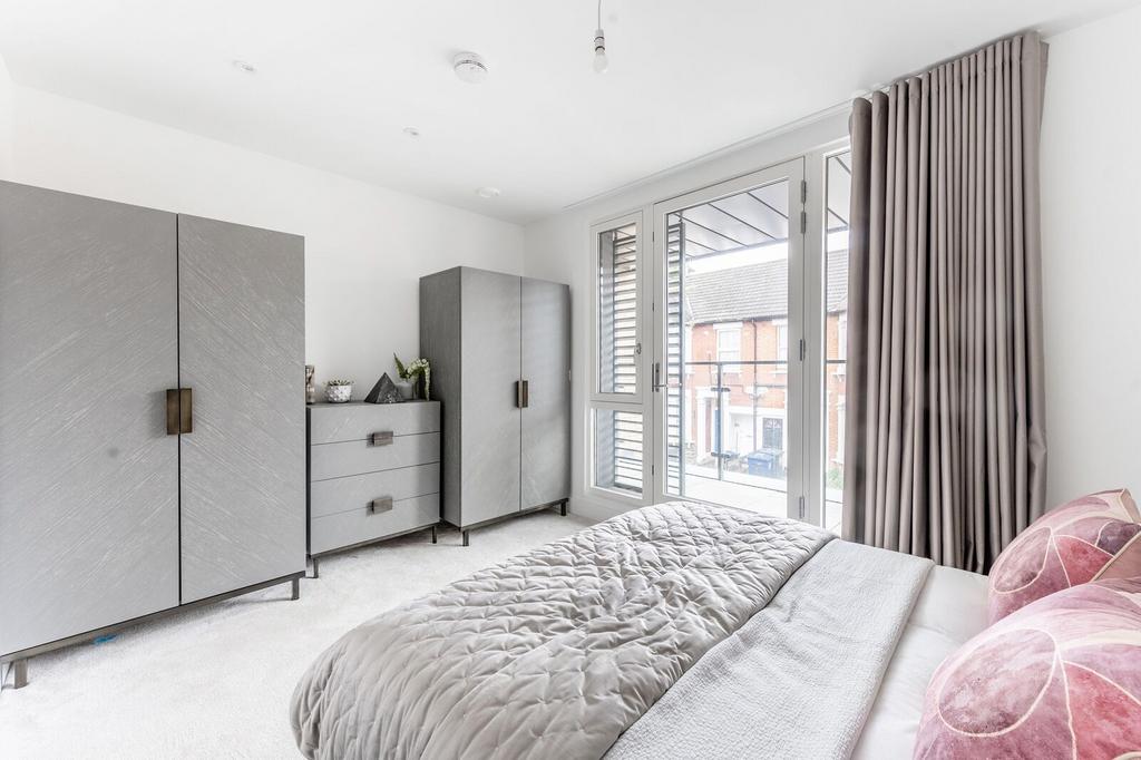 House in LONDON - More