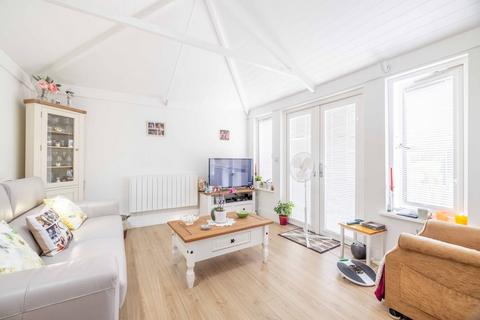 4 bedroom detached bungalow for sale, Elmshott Lane, Cippenham SL1