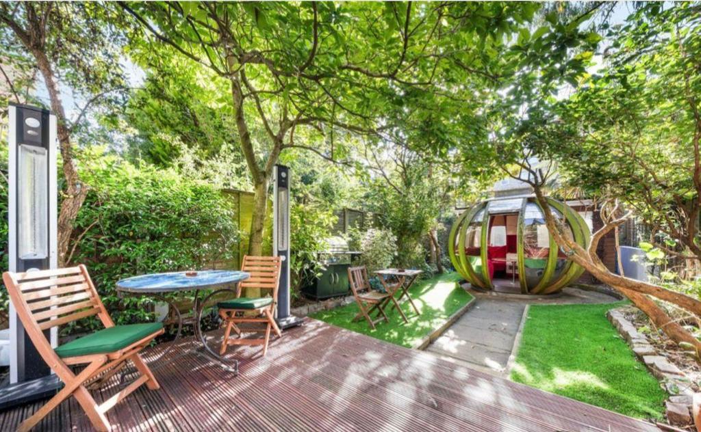 Apartment in London - More
