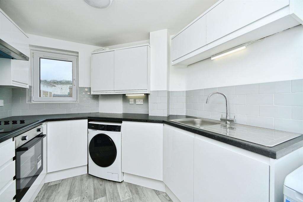 Apartment in BRIGHTON - View 5