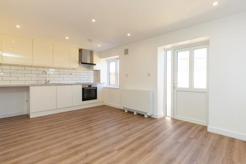 1 bedroom apartment to rent, New Yatt Road, North Leigh