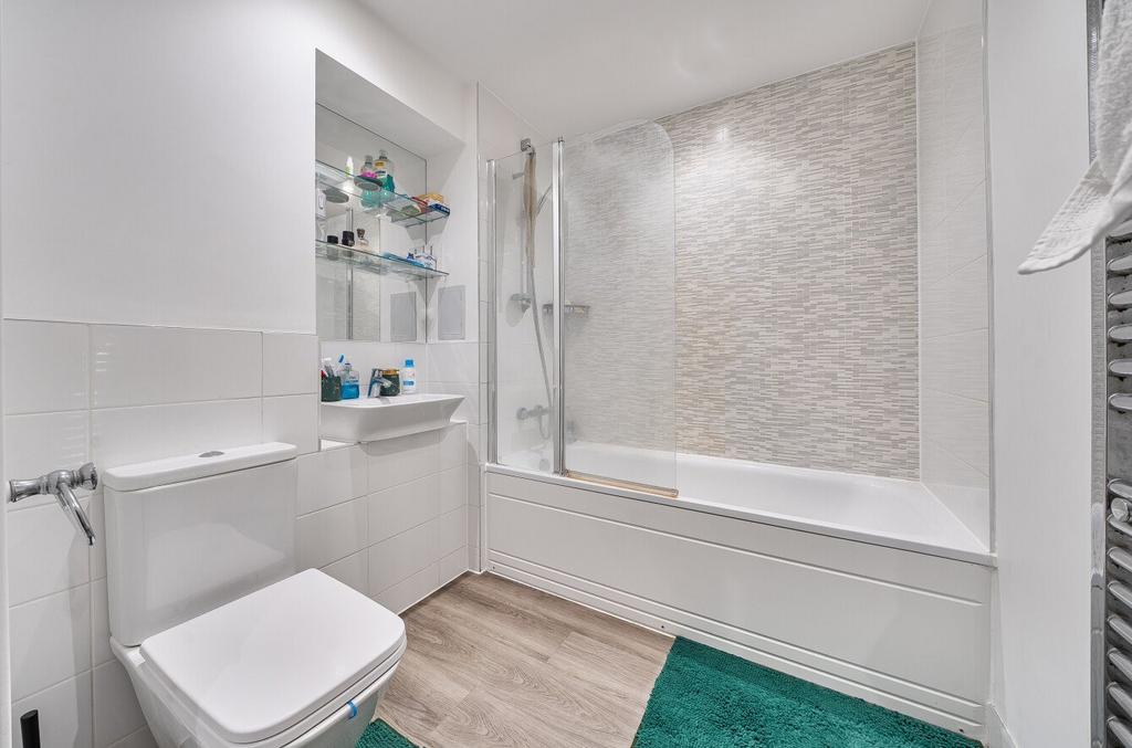 Apartment in Southampton, Waterside Park, Woolston - More