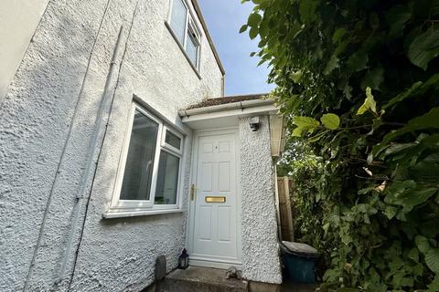2 bedroom end of terrace house for sale, Painswick Road, Gloucester GL4