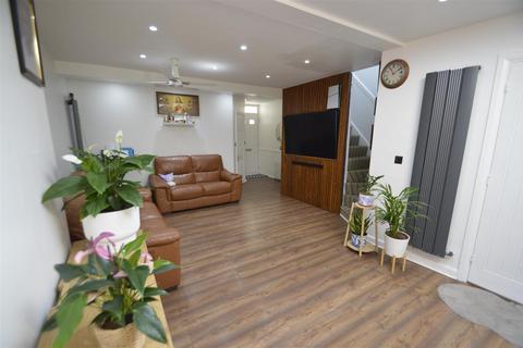 3 bedroom terraced house for sale, Davington Road, Dagenham