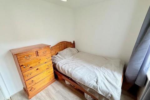 1 bedroom flat for sale, Mandeville Court, London, E4 8JB