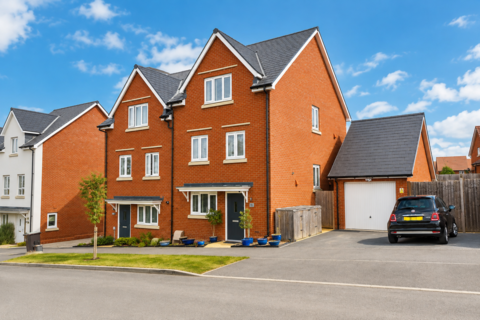 4 bedroom semi-detached house for sale, Leverett Way, Saffron Walden