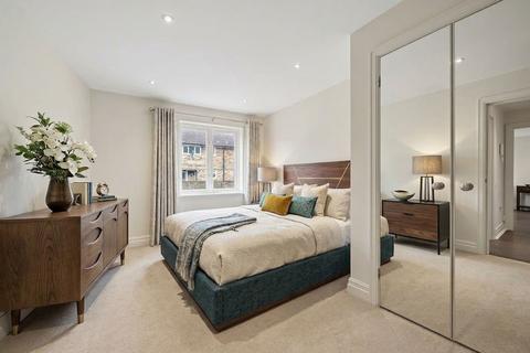 2 bedroom terraced house to rent, Gloucester Mews West, London, W2
