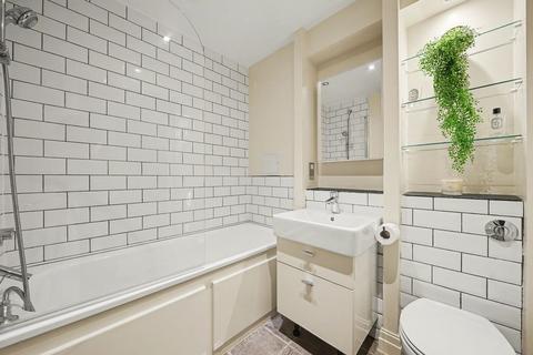 2 bedroom terraced house to rent, Gloucester Mews West, London, W2