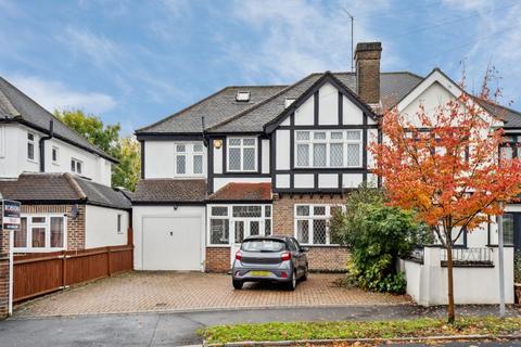 Central Avenue, Pinner HA5