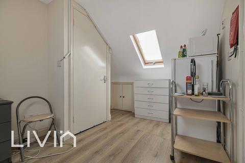4 bedroom end of terrace house for sale, London SE25