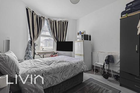 4 bedroom end of terrace house for sale, London SE25