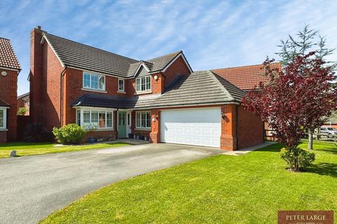 4 bedroom detached house for sale, 1 Ffordd Aberkinsey, Rhyl, LL18 4FB
