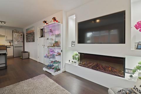 2 bedroom flat for sale, Grange Farm Drive, Aston, Sheffield, S26