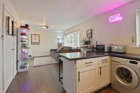 2 bedroom flat for sale, Grange Farm Drive, Aston, Sheffield, S26