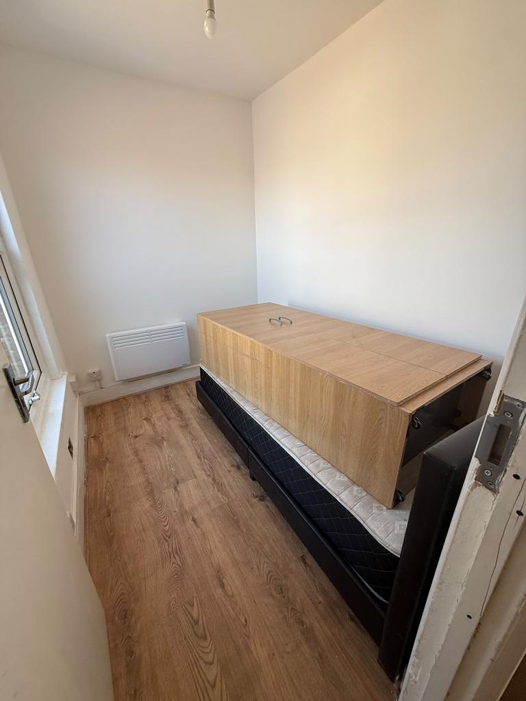 House in London - View 2
