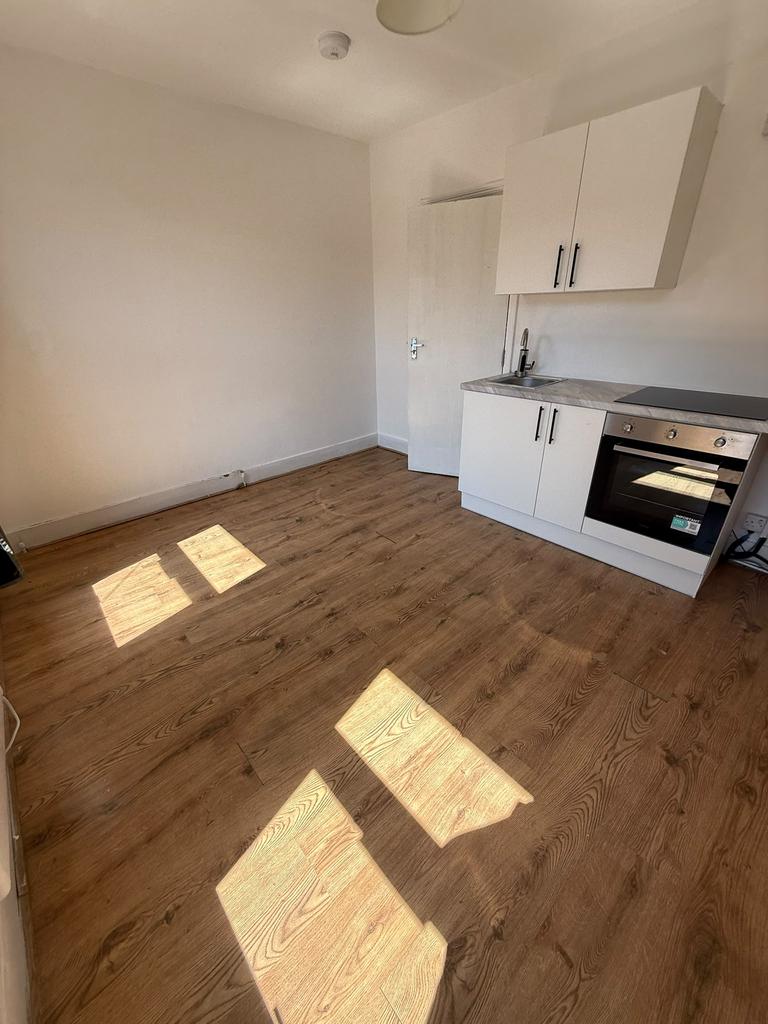 House in London - View 5