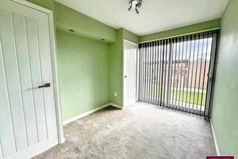 2 bedroom detached bungalow for sale, Pinetree Walk, Rhyl, LL18 3SB