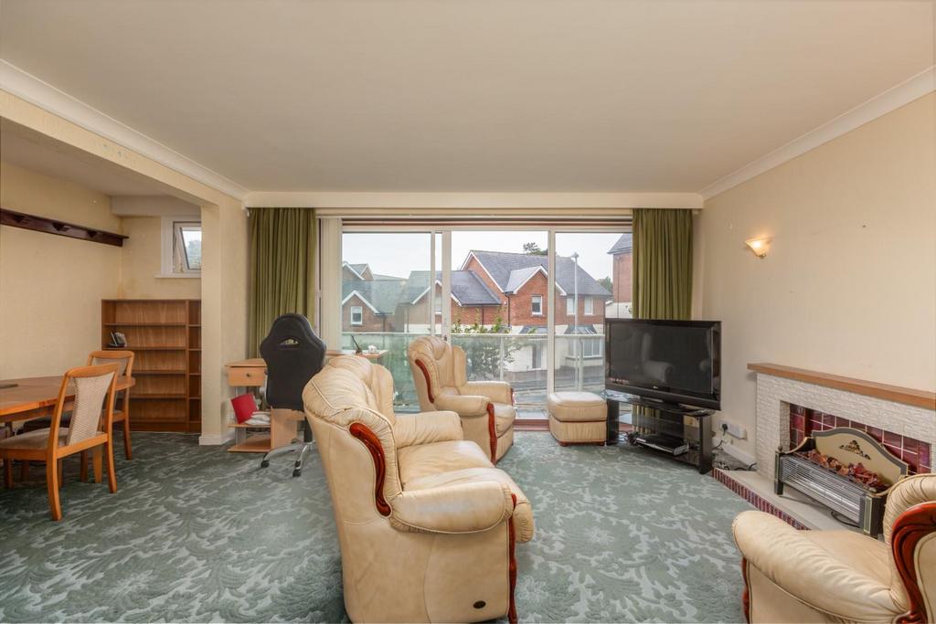 Apartment in Swansea - View 3