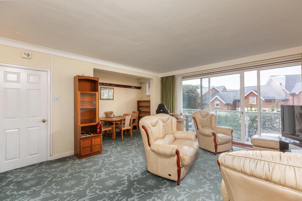Apartment in Swansea - More