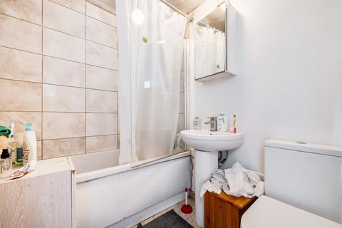 undefined, Radnor Close, Mitcham CR4