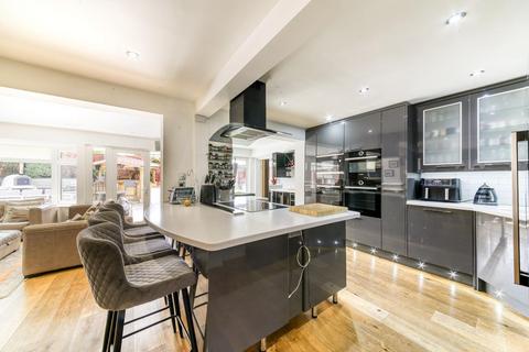 5 bedroom detached house for sale, Auriol Close, Worcester Park