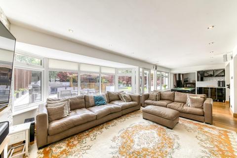 5 bedroom detached house for sale, Auriol Close, Worcester Park