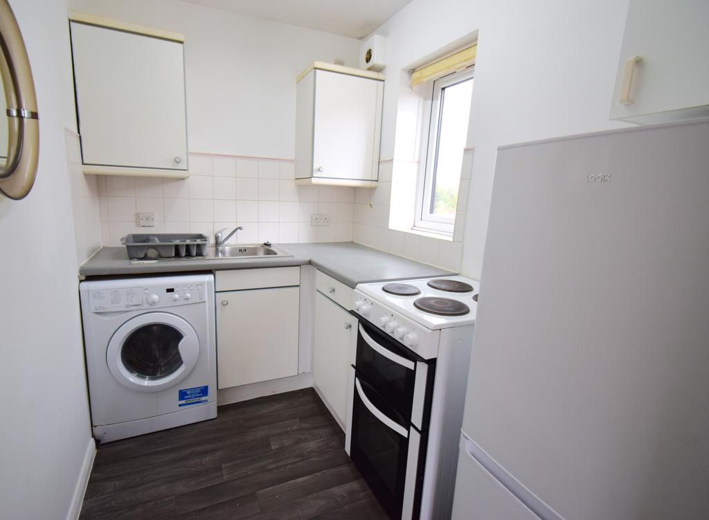 Apartment in Northolt - View 2