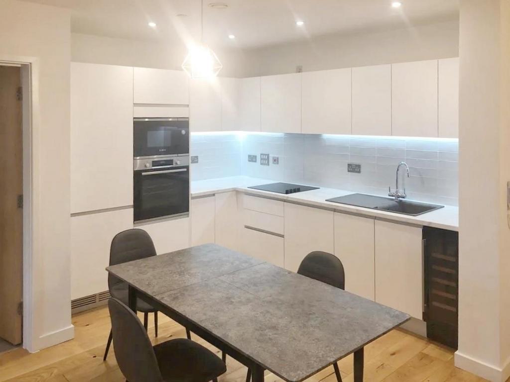 Apartment in Birmingham, West Midlands - View 2