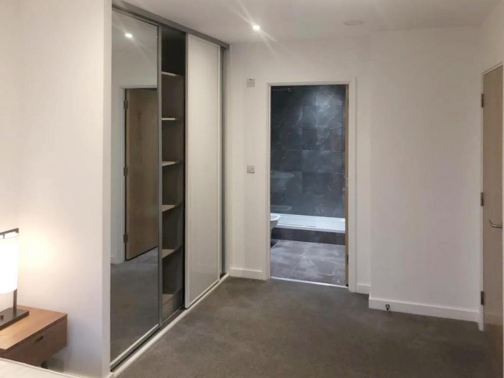 Apartment in Birmingham, West Midlands - View 4