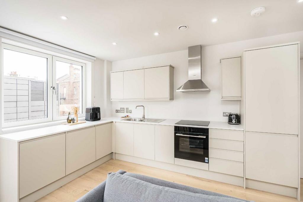 Apartment in London - View 2