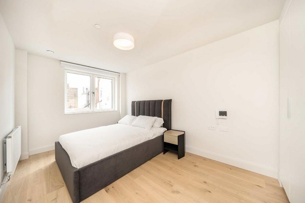 Apartment in London - View 5
