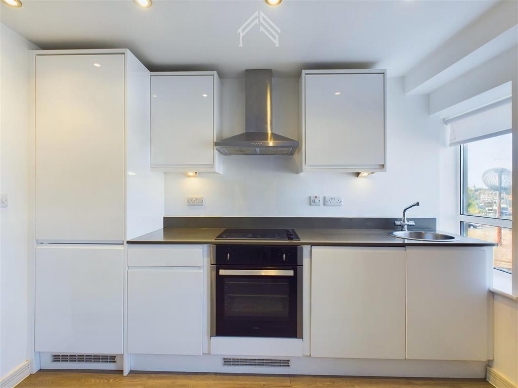 Apartment in Ilford - View 3