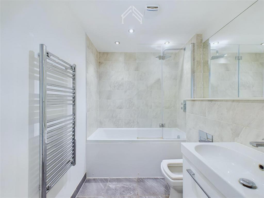 Apartment in Ilford - View 4
