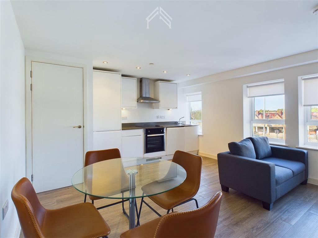 Apartment in Ilford - View 5